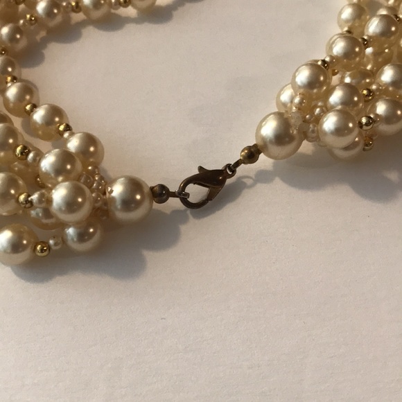 Pearl Necklace 6 strands with small pearl and gold beads faux - Picture 5 of 8